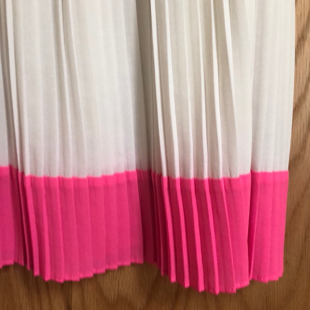 White and pink pleated tank top - Picture 2 of 6